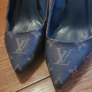 Louis Vuitton Cherie Monogram Pointed Toe Pump in Dark Brown with  Black Patent